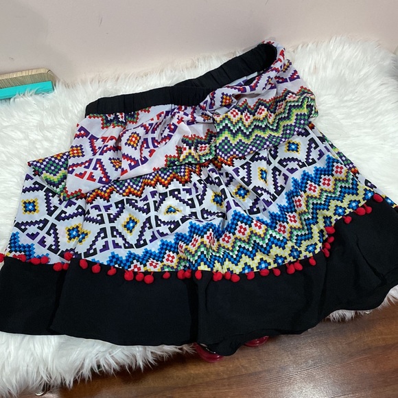 Vintage size 16 circle skirt with tribal patterns. - Picture 3 of 3